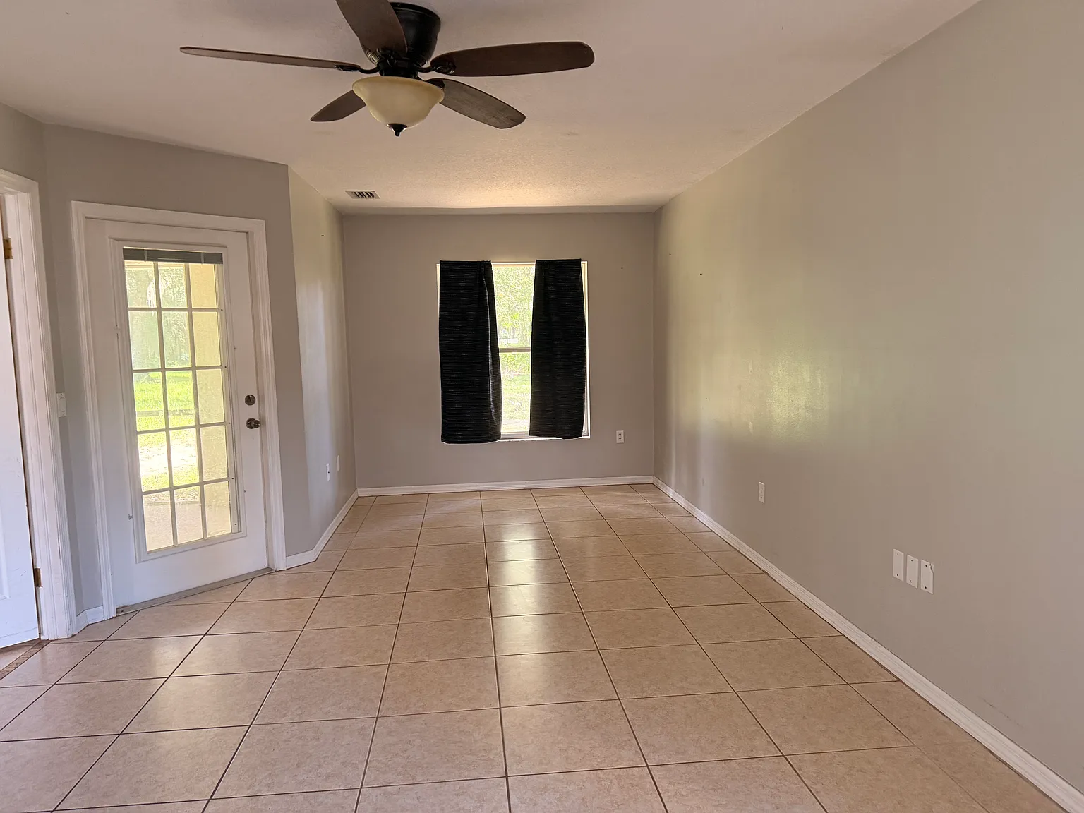 3 bed, 1449 sqft, $2,000 — Photo 4