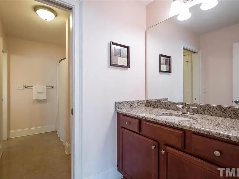 1530 Raven Wood Dr — Photo 17