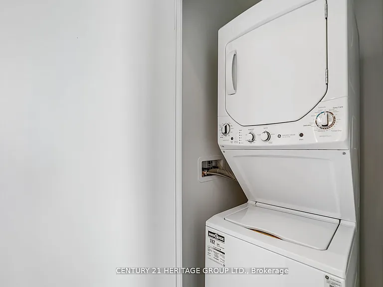 285 Dufferin St #422 — Photo 26