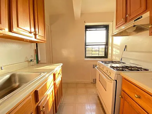 Rented by Queens Apartments Realty LLC | media 8