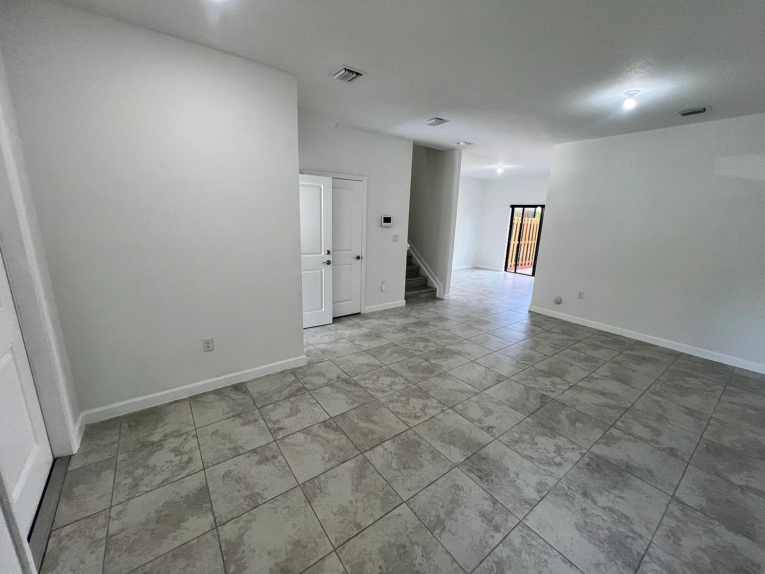 3 bed, 2.5 bath, 1441 sqft, $2,975 — Photo 2