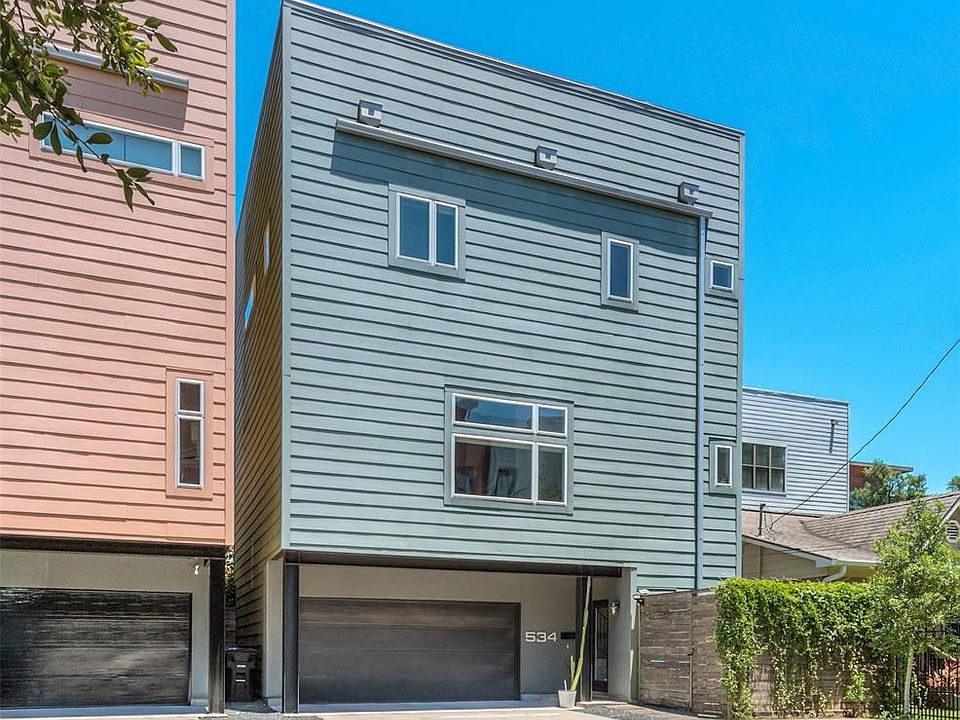 Stunning free standing contemporary Heights Area home walkable to Heights Mercantile, White Oak restaurants & bars, and near Hike & Bike Trail. Premium finishes throughout, and charming backyard area designed for entertaining! NO HOA!