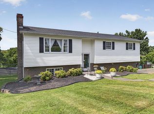 23368 Four Seasons Dr, Bristol, VA 24202