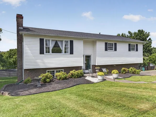 23368 Four Seasons Dr, Bristol, VA 24202