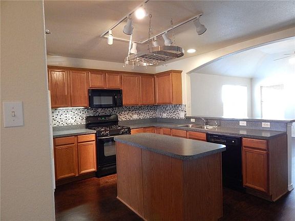 3rd image of 6701 Chalk River Dr