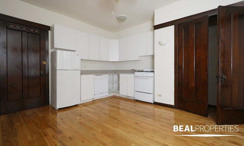 1st image of 816 W Waveland Ave APT 3