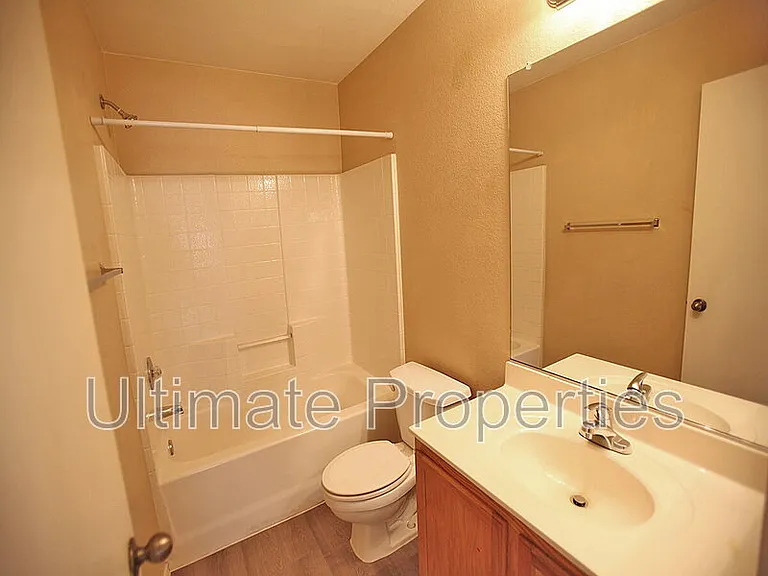12706 W Ash St — Photo 7