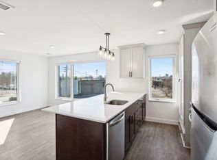 633 Van Buren St NE #203, Minneapolis, MN 55413