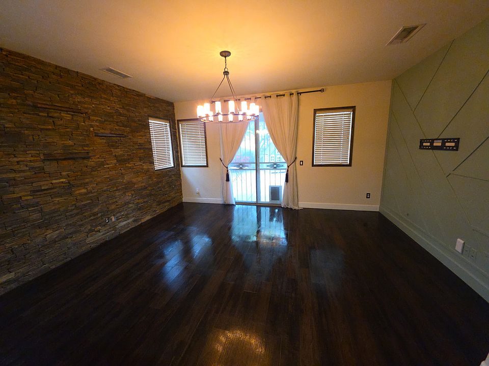 1st image of 17004 W Halifax Ln