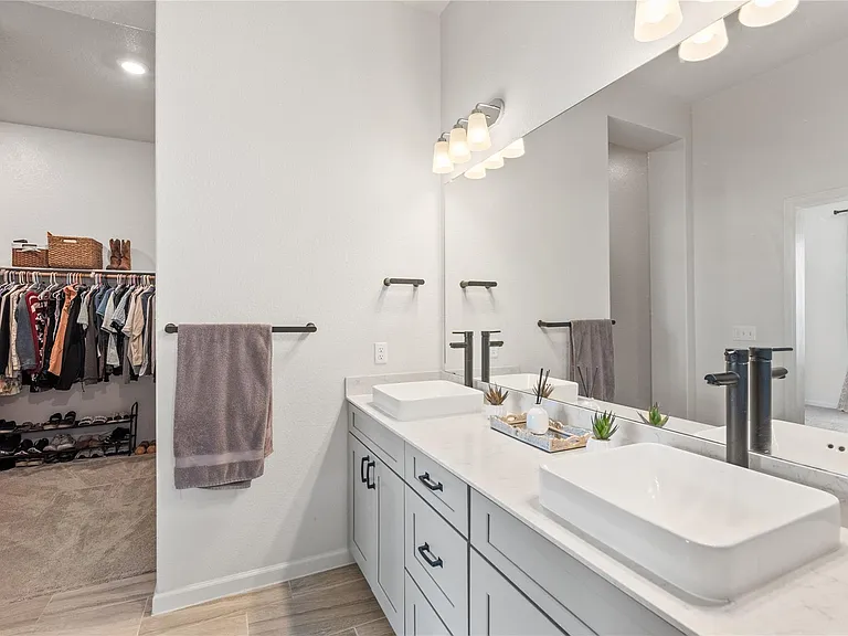 8317 Bestride Bnd — Photo 16