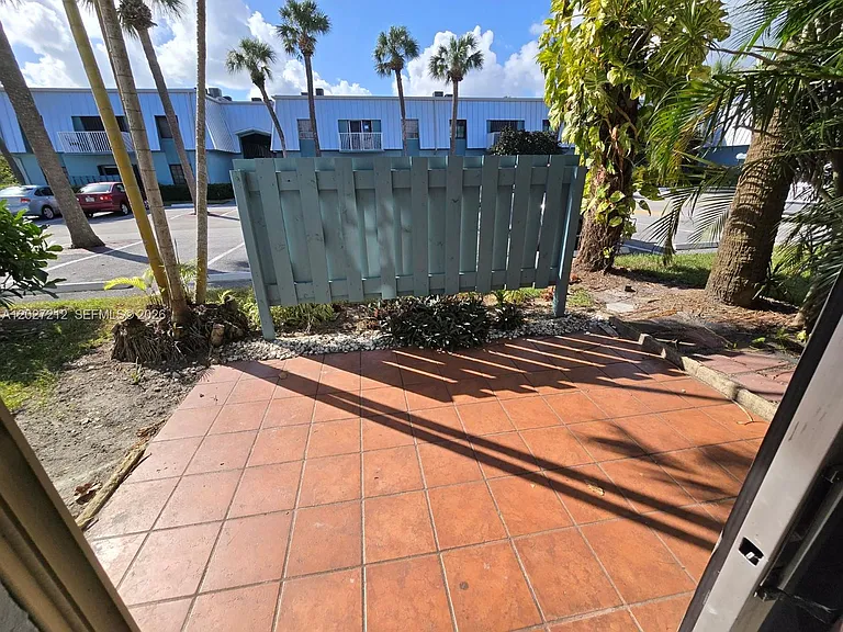 950 S Kanner Hwy #B4 — Photo 7