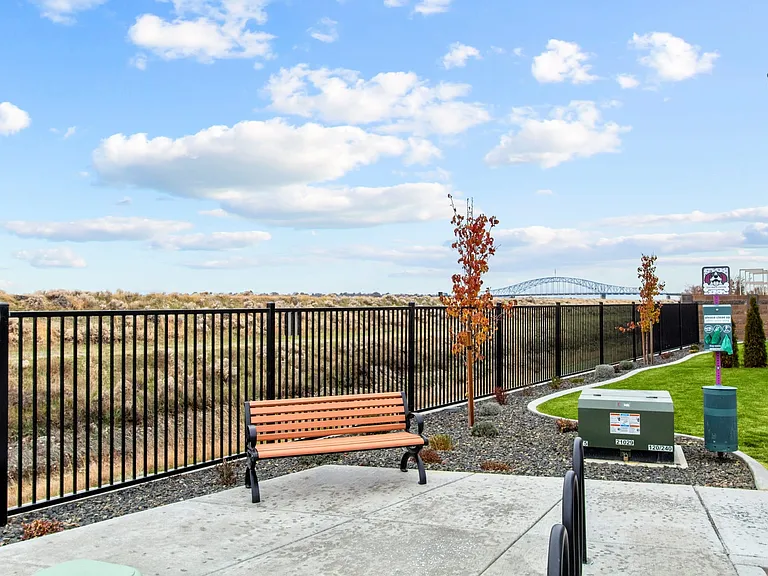 Columbia River Walk Apartments — Photo 26