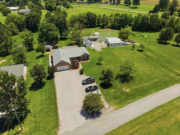 3rd image of 67 Oak Hill Ln
