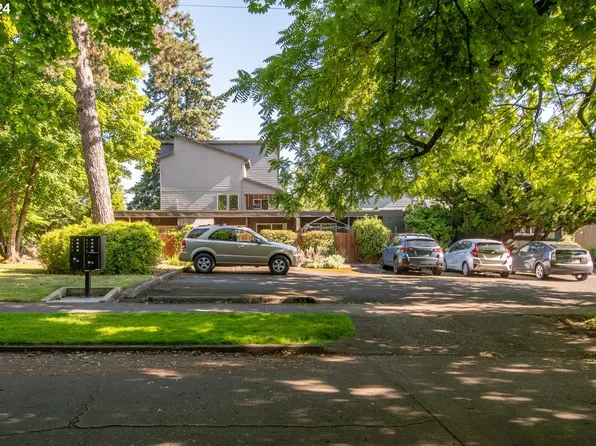 4103 SE Taggart St, Portland, OR 97202