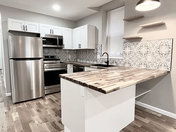 4th image of 3318 Illinois Ave #1F