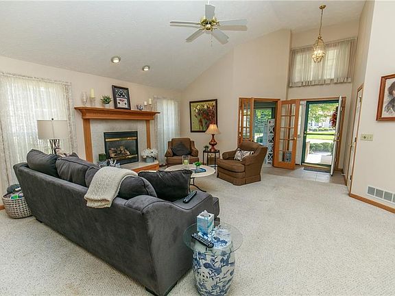 2nd image of 21458 Woodview Cir