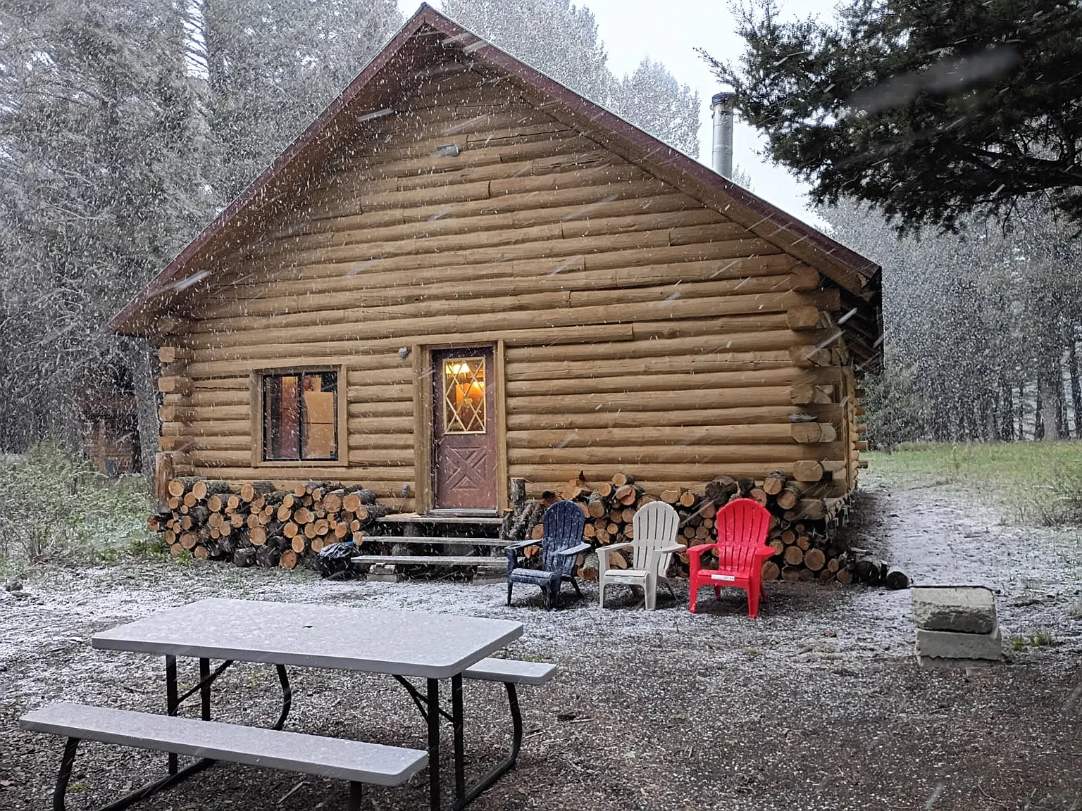 3 bed, 2500 sqft, $3,000 — Photo 1