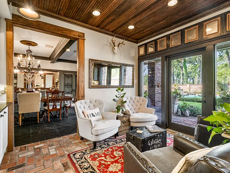 3400 Deborah Dr — Photo 33