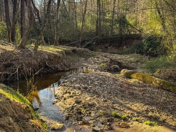 300 Bonnie Ln, Union Mills, NC 28167