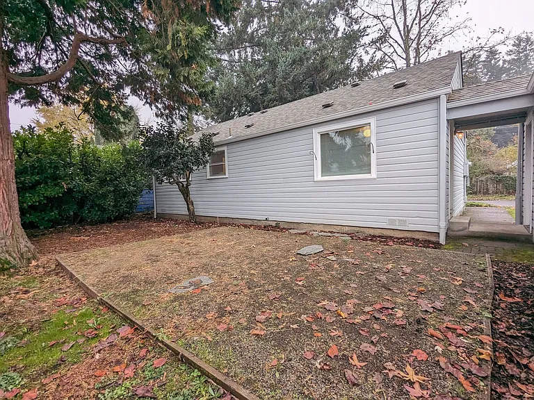 175 Ash St — Photo 22