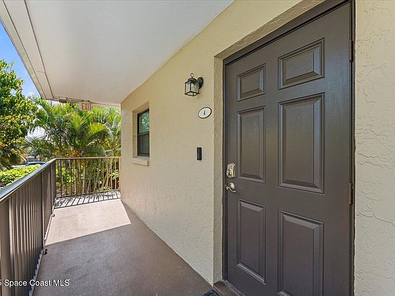 5th image of 1020 Pinetree Dr APT 4