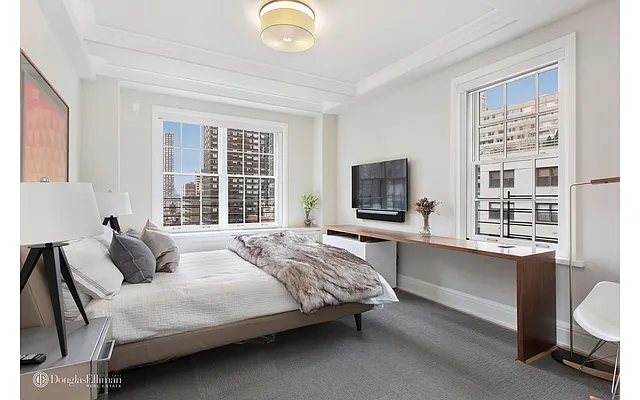 Sold by Douglas Elliman | media 8