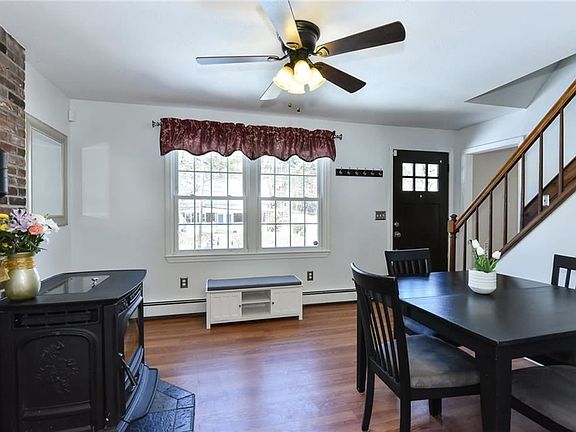 3rd image of 265 East Ave