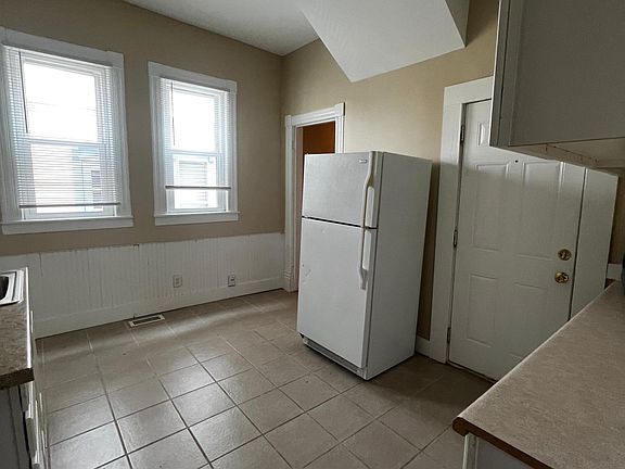 4th image of 755 Watson St SW #1