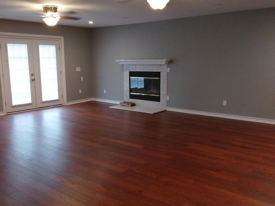 1st image of 503 Redbird St
