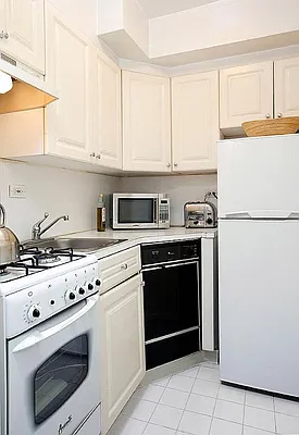 Rented by Avenue Real Estate | media 17