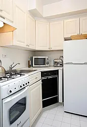 Rented by Avenue Real Estate