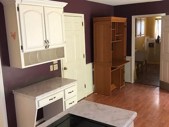 3rd image of 7421 Flagstone Dr