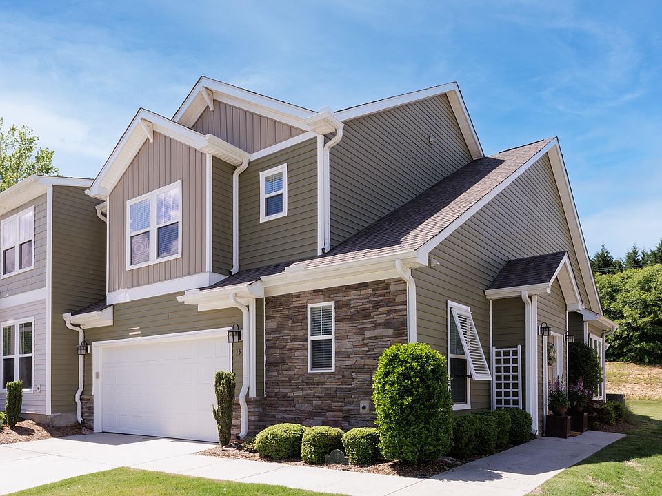1st image of 15 Creekhaven Ln
