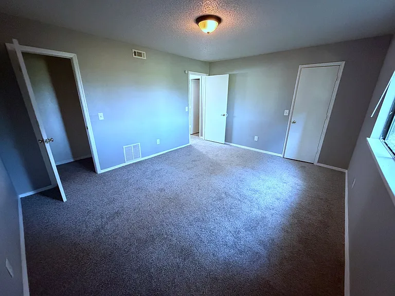 Kentucky Pine Apartments — Photo 15