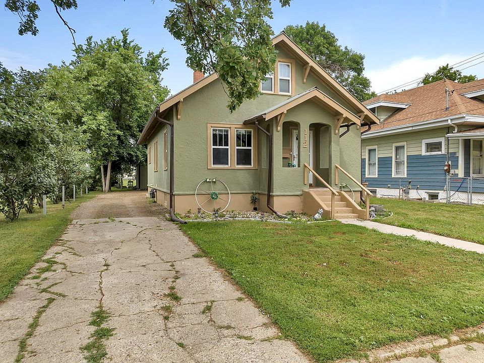 1st image of 112 6th Ave NW