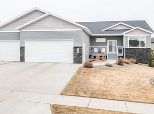 4721 Kites Ln, Bismarck, ND 58503
