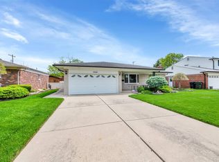 33488 Mina Dr, Sterling Heights, MI 48312