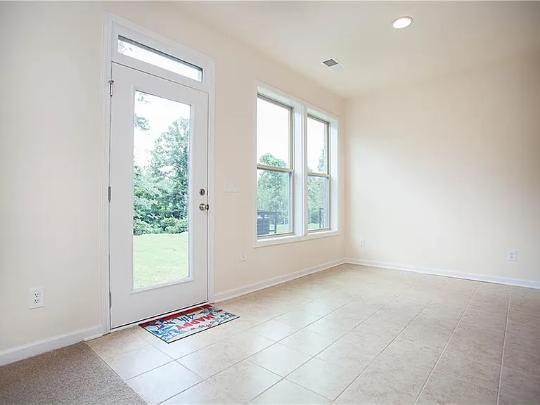 4505 Almanor Cir — Photo 6