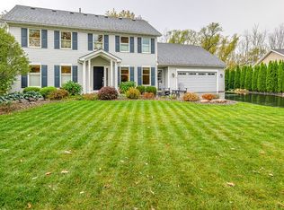 31 Torrey Pine Dr, Rochester, NY 14612