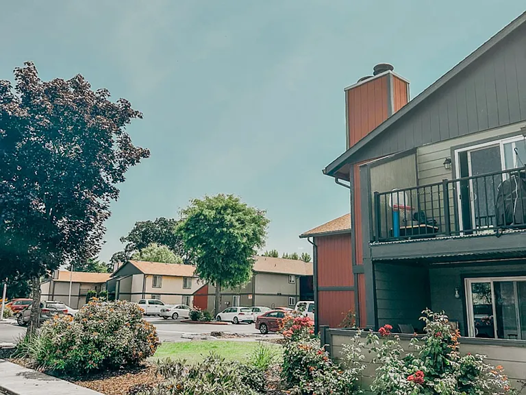 Whitman Park Apartments — Photo 4
