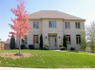 202 Dorsay Valley Dr, Cranberry Township, PA 16066