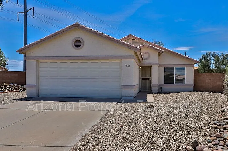 3 bed, 2.0 bath, 1313 sqft, $1,950 — Photo 1