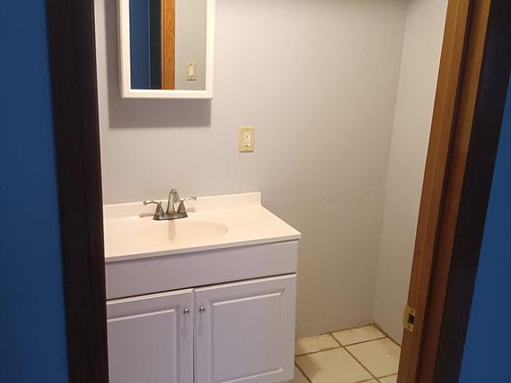4th image of 9026 Rye St APT 3