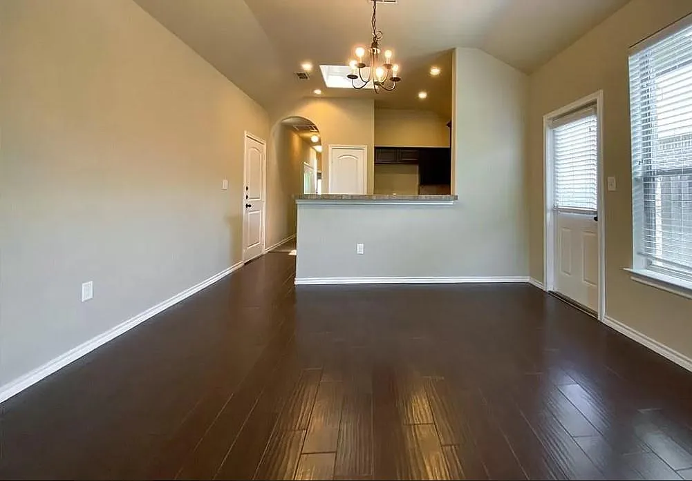 3 bed, 2.0 bath, 1266 sqft, $1,495 — Photo 3