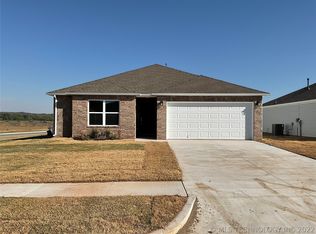 29407 E 80th St S, Broken Arrow, OK 74014