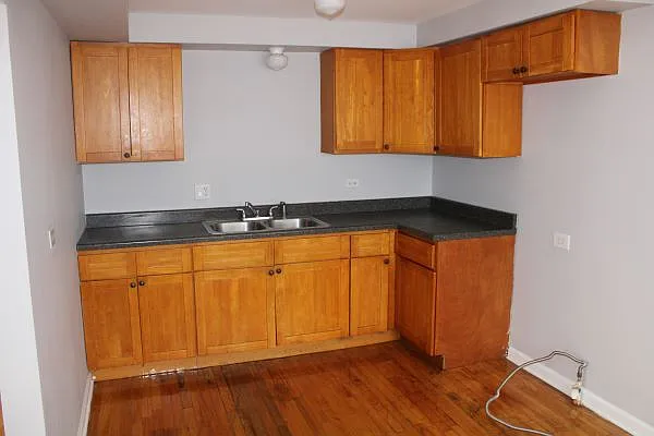 2 bed, 1200 sqft, $1,250 — Photo 2