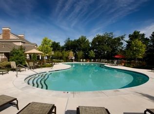 941 Ames Hill Dr, Tewksbury, MA 01876