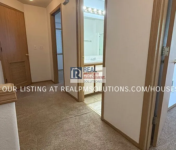 8514 N Syracuse St #1 — Photo 13