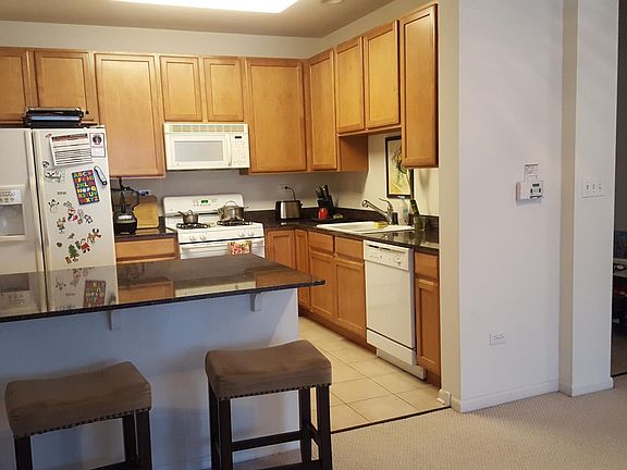 3rd image of 1914 Farnsworth Ln Unit 206