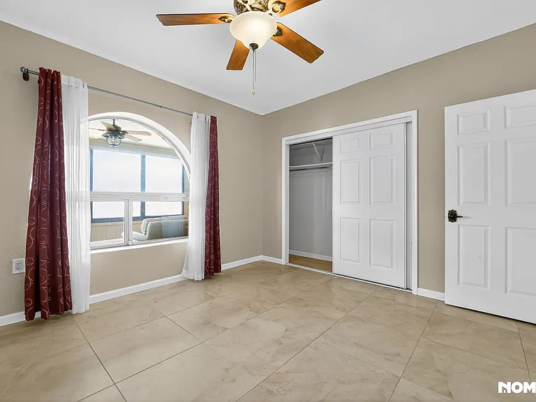 768 W Calle Del Ensalmo — Photo 18